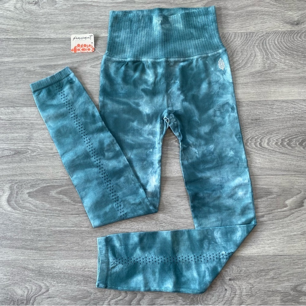 FP Movement Good Karma Tie Dye Leggings in Ozark Mist Size XS/S NWT
